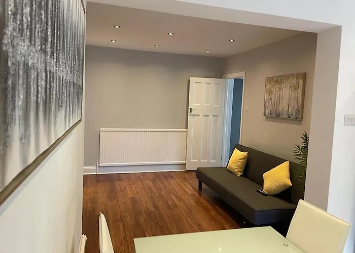 Entire Ground Floor Apartment In Watford