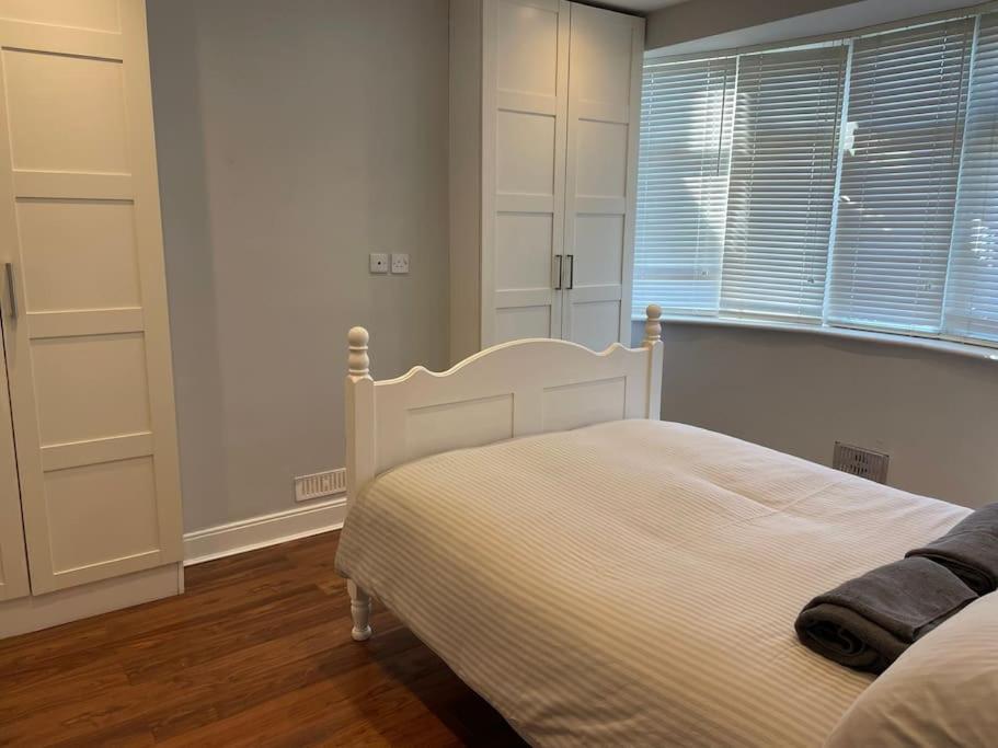 Entire Ground Floor In Appartement *